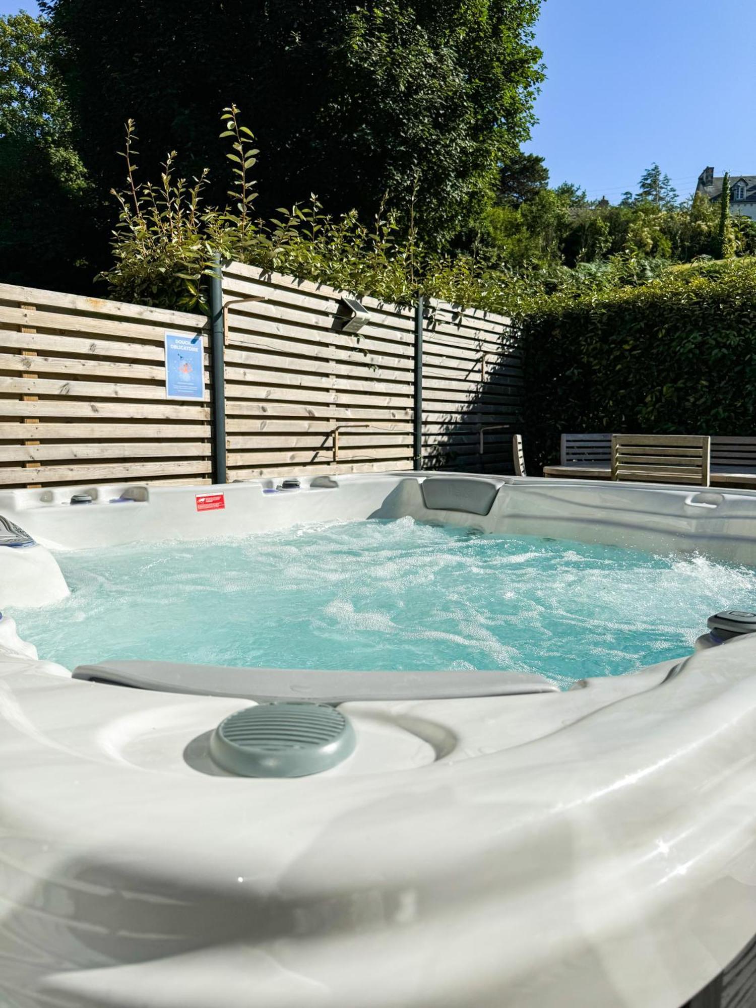 Jacuzzi Professionel Les Pieds Dans L'Eau Plage A 50 M Trévou-Tréguignec 외부 사진